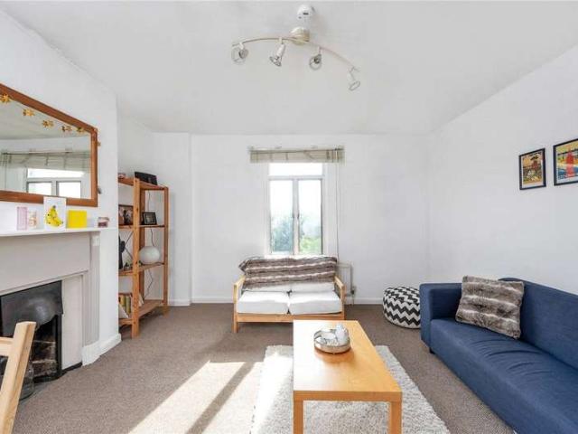 Flat for sale in London Borough of Lewisham, New Cross