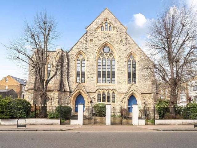 Flat for sale in Archway, Greater London