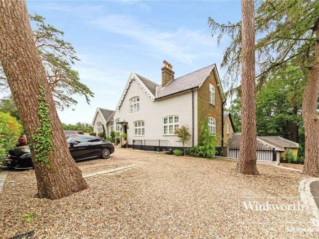 Flat for sale in Keston Mark, Greater London