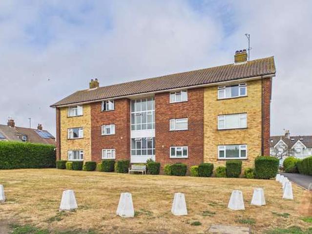 Flat for sale in Fishersgate, West Sussex