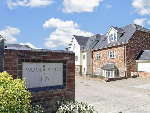 Flat for sale in Bread and Cheese Hill, Castle Point