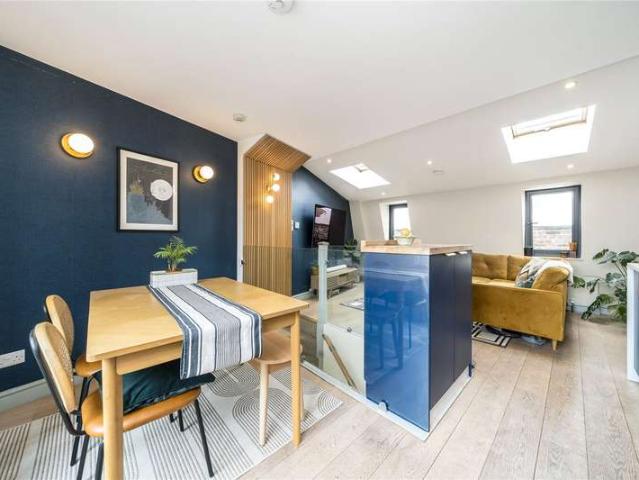 Flat for sale in South Hackney, Greater London