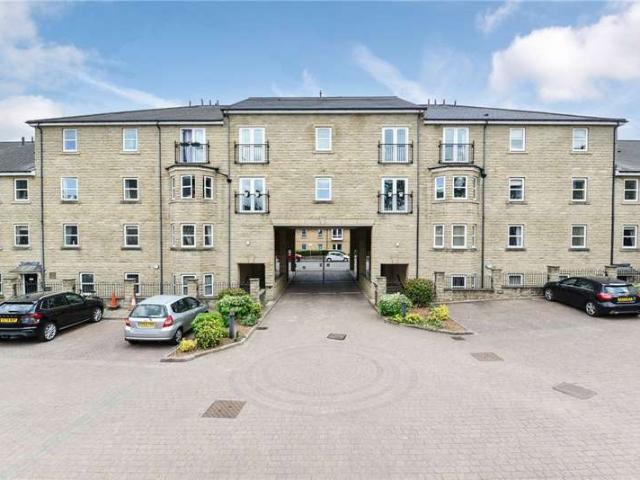 Flat for sale in Priestthorpe, Bradford