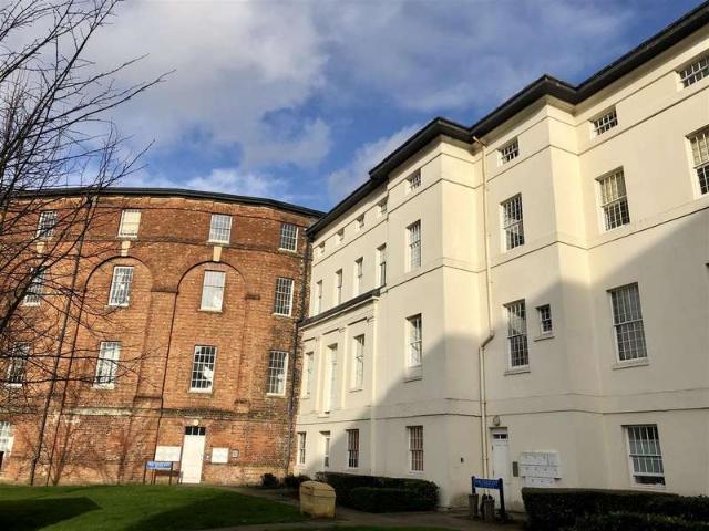 Flat for sale in Wotton Pitch, Gloucester