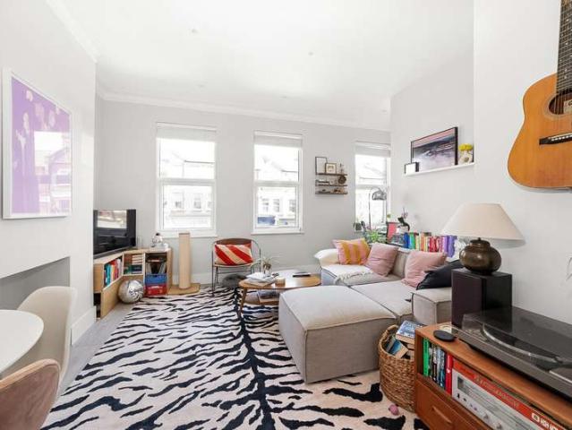 Flat for sale in London Borough of Lewisham, Greater London