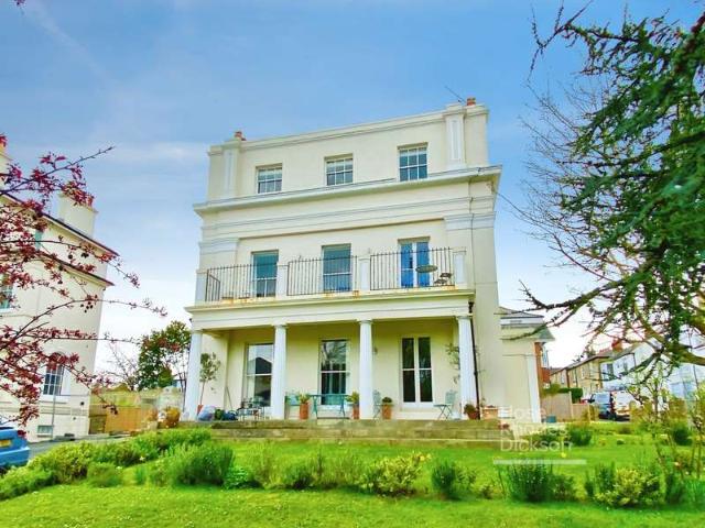 Flat for sale in Oakfield, Ryde