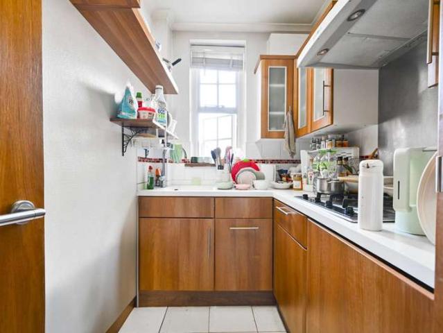 Flat for sale in Marylebone, East Marylebone