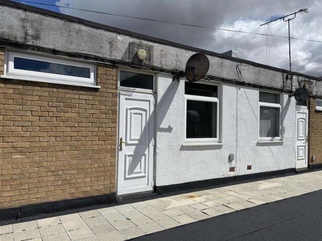 Flat for rent in Connah's Quay, Wales