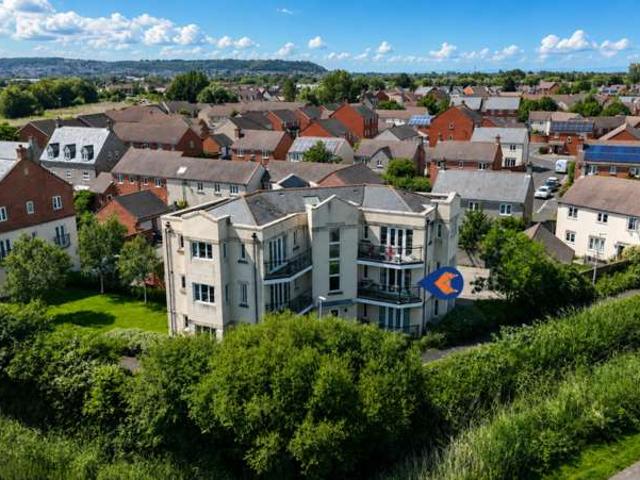 Flat for sale in Weston-super-mare, North Somerset