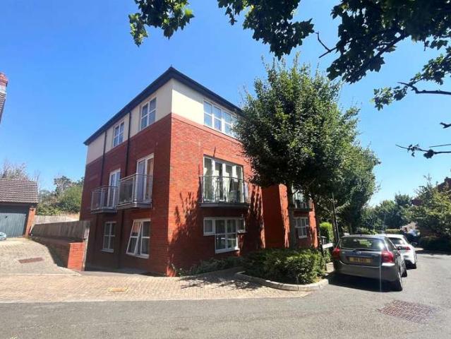 Flat for sale in Feckenham, City Of Bristol