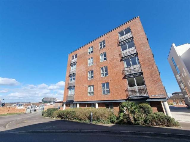Flat for sale in Priddy's Hard, Middlecroft