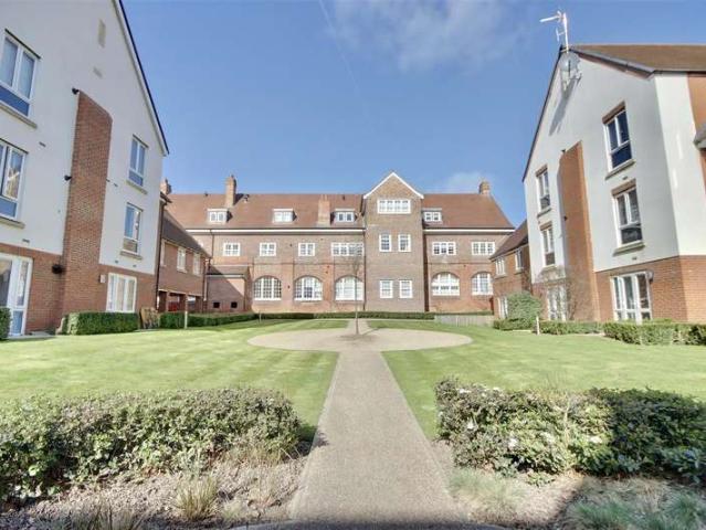 Flat for sale in Spring Vale, Hampshire