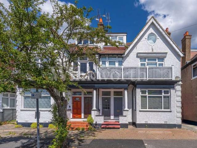 Flat for sale in London Borough of Barnet, Greater London