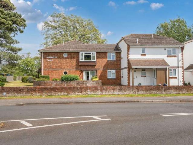Flat for sale in Rose Green, Clapham