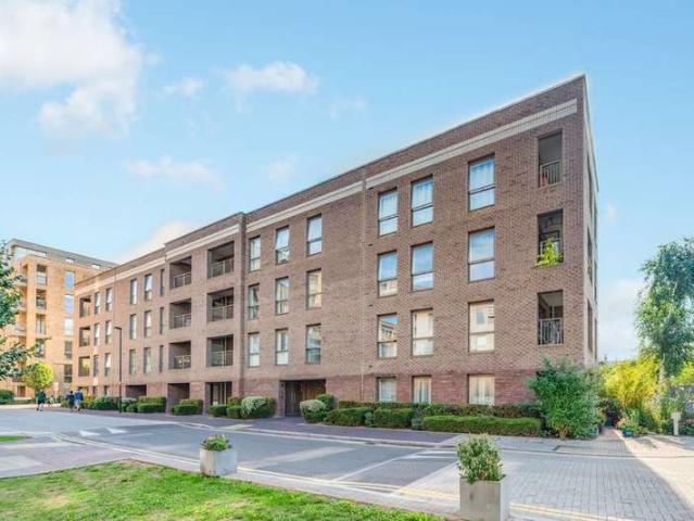 Flat for sale in Catford, Ladywell