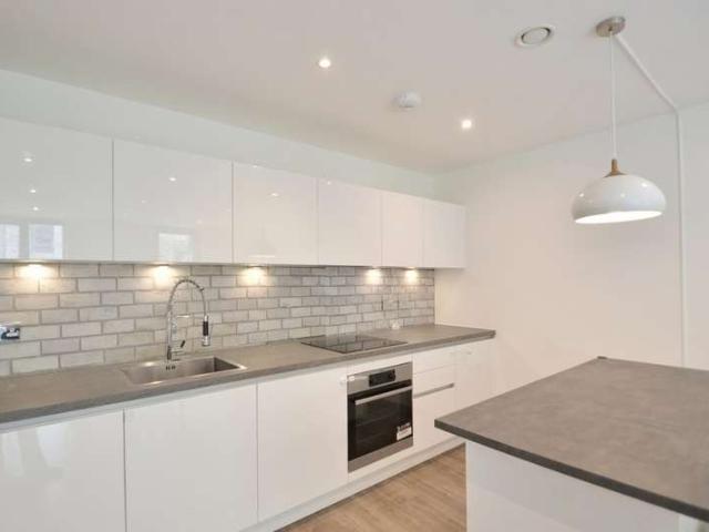 Flat for rent in Lower Halliford, Surrey