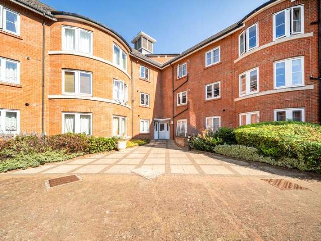 Flat for sale in Dromore, Oxfordshire