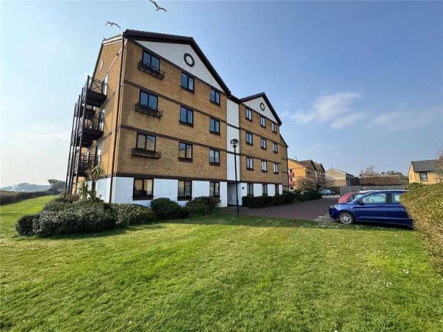 Flat for sale in Holland-on-Sea, Dale Hill