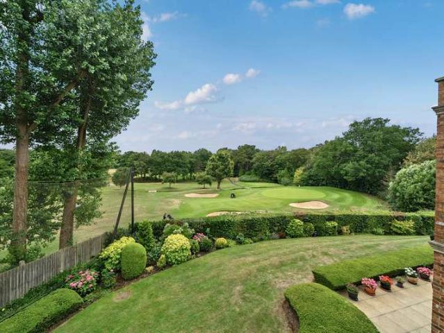 Flat for sale in Northwood, Greater London