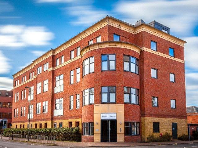 Apartment for rent in Heol-las, Surrey