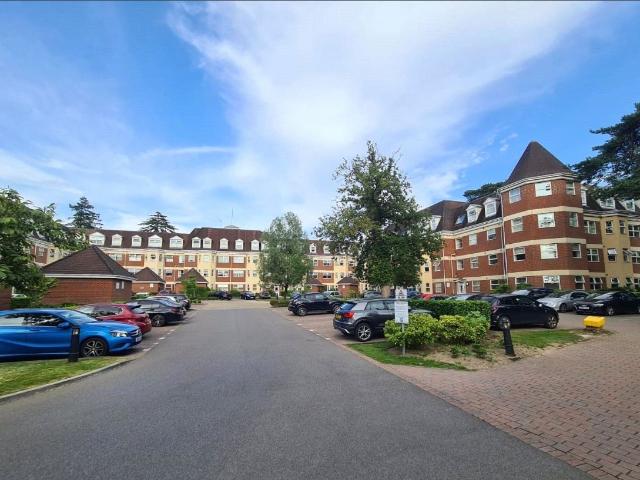 Apartment for rent in Fole, Surrey