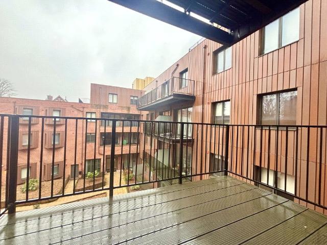 Apartment for rent in Heol-las, Surrey