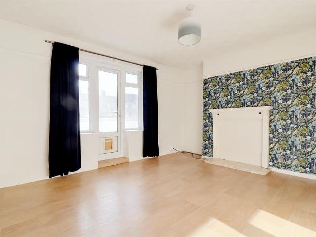Apartment for rent in Lakenham, East Bank