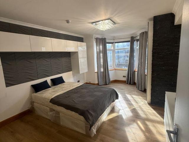 Apartment for rent in Dollis Hill, Greater London