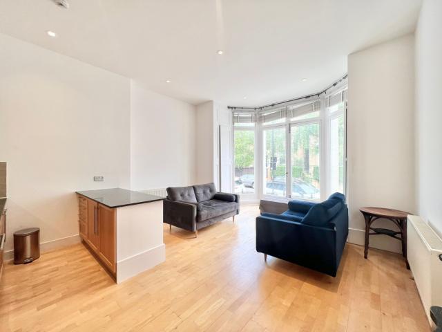 Apartment for rent in Swiss Cottage, Greater London