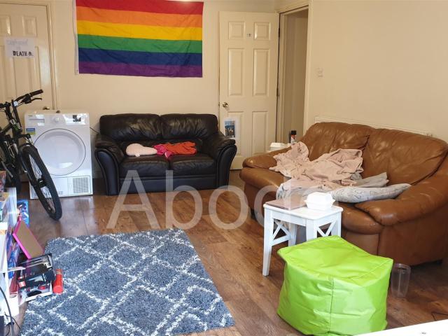 Apartment for rent in Beckett Park, Headingley