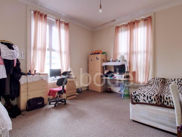 Apartment for rent in Hyde Park, West Yorkshire