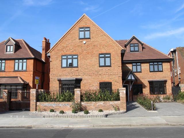 Apartment for rent in Gidea Park, Greater London