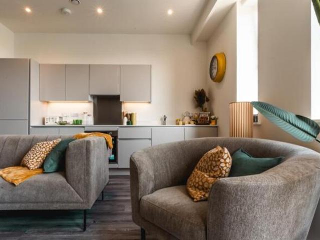 Flat for rent in South Lane, West Yorkshire