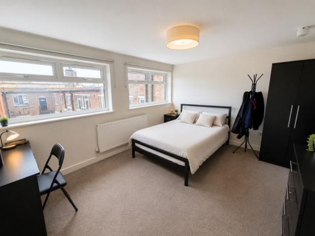 Flat for rent in Mount Wise