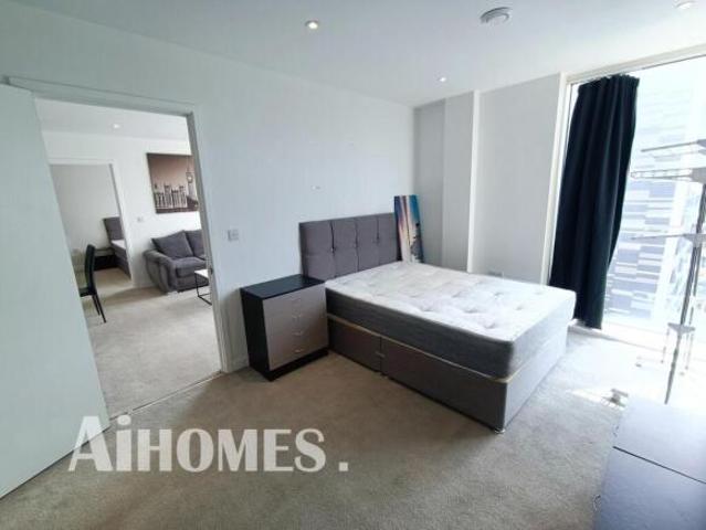 Flat for rent in South Lane, West Yorkshire