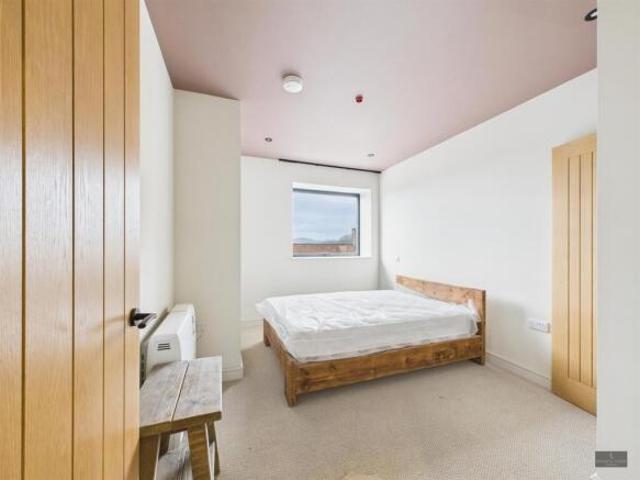 Flat for rent in Exeter, Devon and Torbay