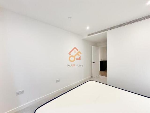 Flat for rent in Cat Hill