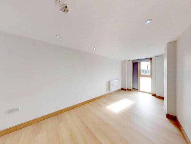 Flat for rent in Cat Hill