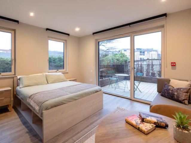 Flat for rent in Cat Hill