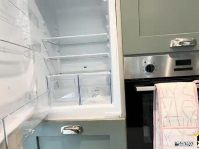 Flat for rent in Cat Hill, England