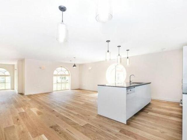 House for rent in Brentford End, Greater London