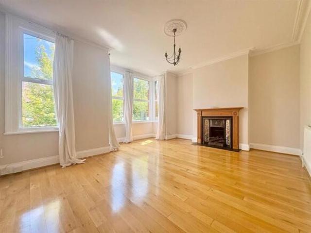 Flat for rent in Chiswick, Greater London