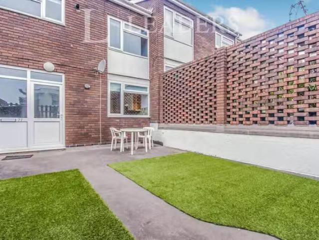 House for rent in Green Close, Warwickshire