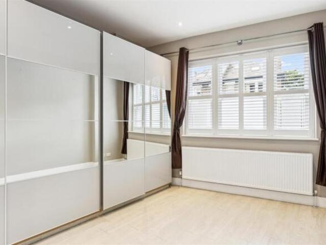 Flat for rent in London Borough of Ealing, Greater London