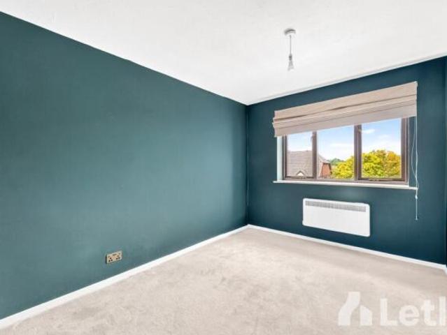 Flat for rent in Cat Hill