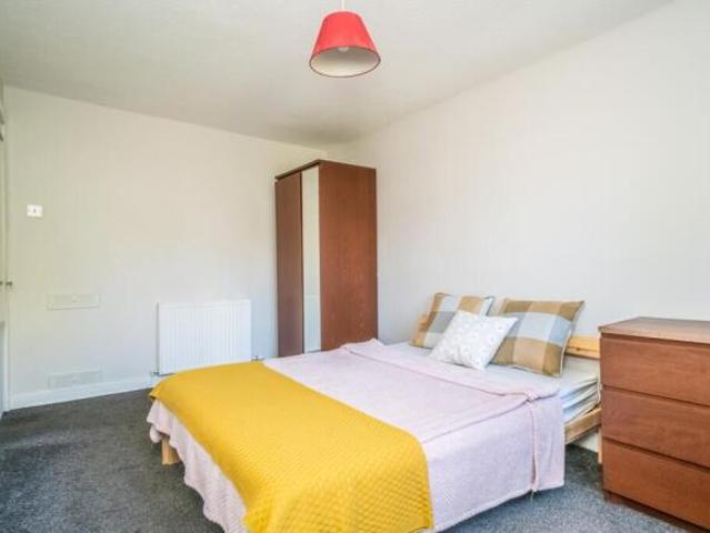 Flat for rent in Clermiston, Scotland