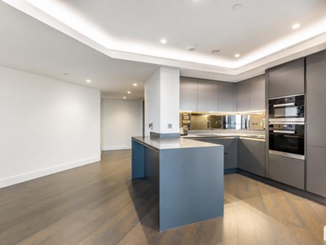 Flat for rent in South Lambeth, Greater London