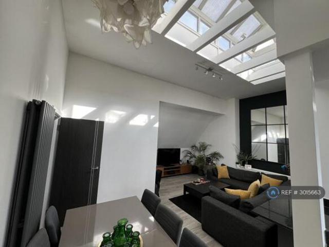 Flat for rent in Cat Hill