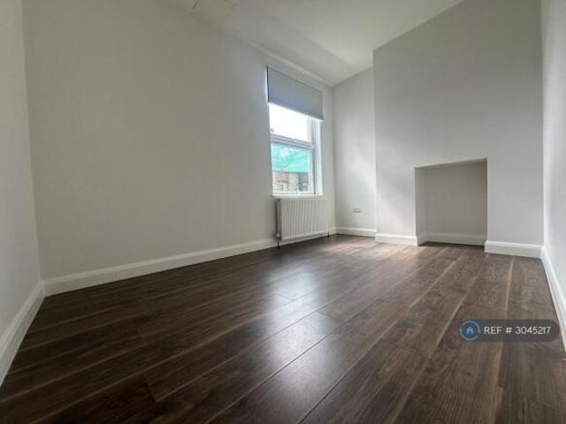 Flat for rent in Cat Hill