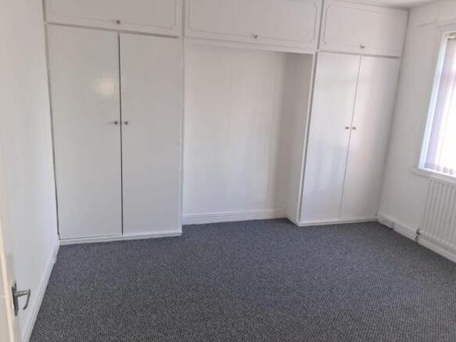 Flat for rent in Newcastle, Leslie
